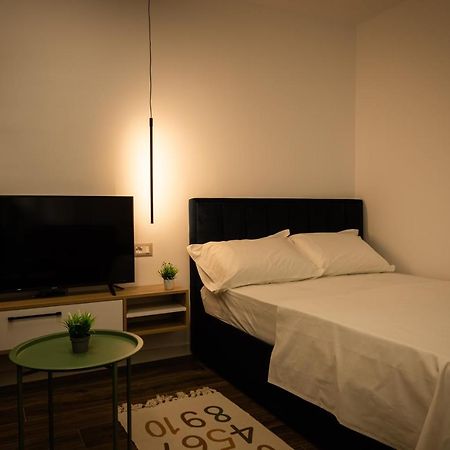 Prime Location Studio In Tiranë Eksteriør bilde